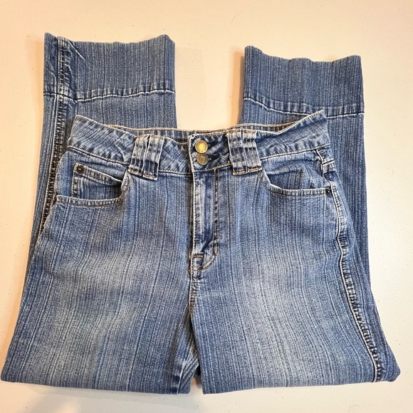 ST JOHNS BAY Capri Stretch Denim, Cuffed Hem, Color Blue, Size 4 - Picture 3 of 7